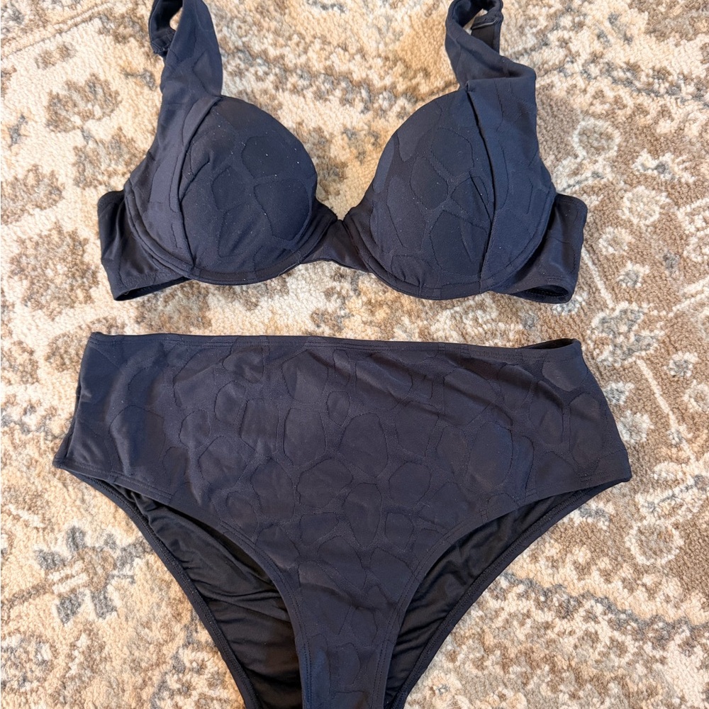 Elegant Black Women's Swimwear Set